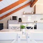 Breathtaking Seaview App Barac On Separated Floor 아파트 크리크베니카